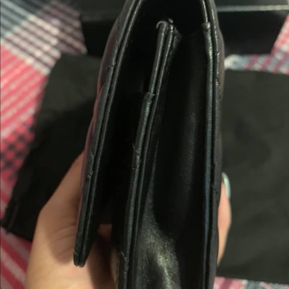 Gorgeous black lambskin Chanel WOC - Picture 4 of 8
